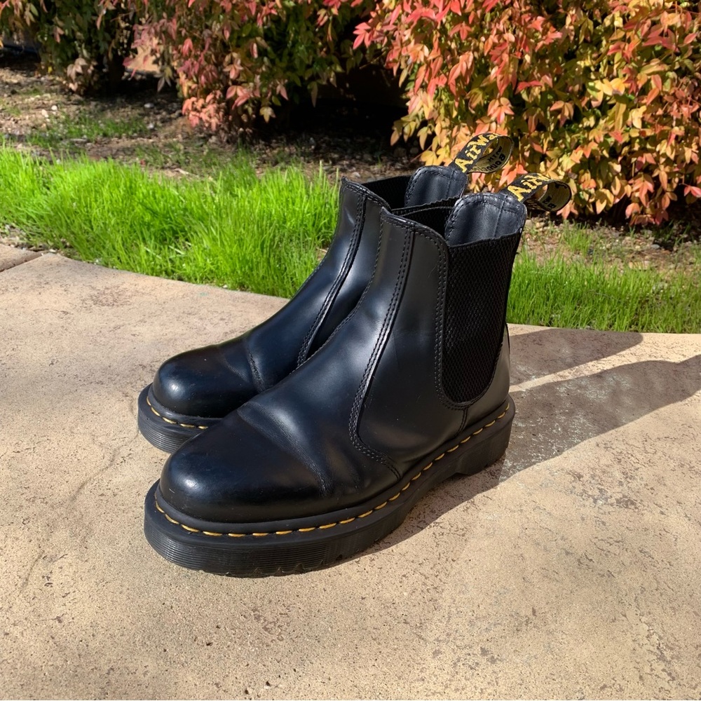 Used Dr. Martens 2976 BEX SMOOTH LEATHER CHELSEA BOOTS